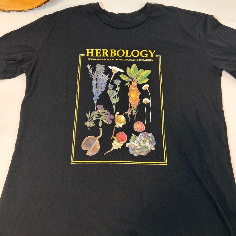 Harry Potter Herbology Graphic Tee Black crew neck short sleeve Women’s Large - Picture 2 of 6
